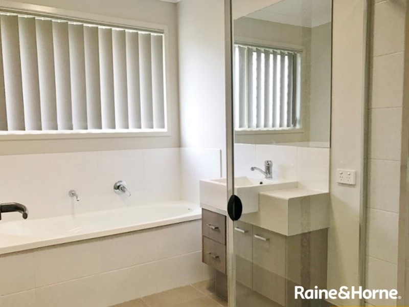 32 Pademelon Cct, North Lakes QLD 4509