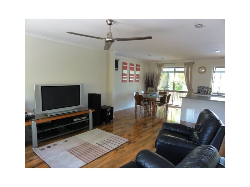 27 Bramston Court, Burpengary QLD 4505