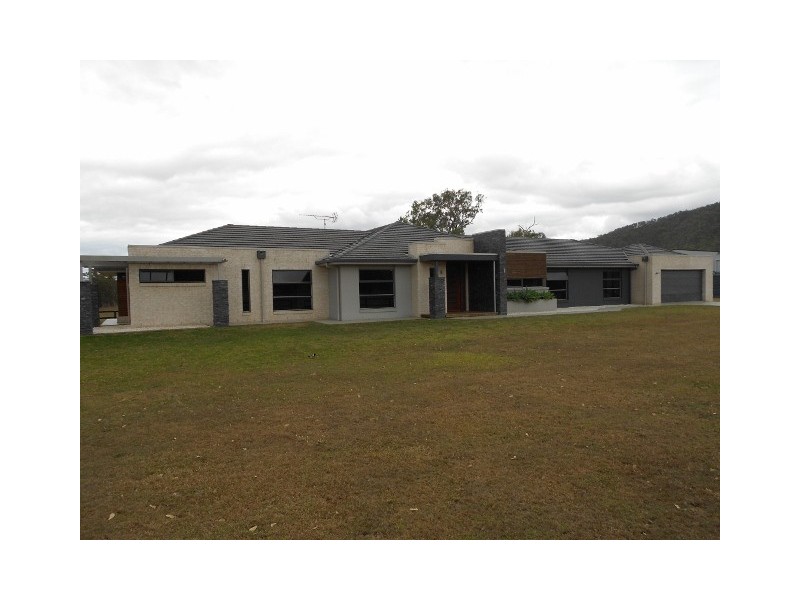 299 Stanton Road, Woodford QLD 4514