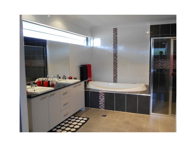 299 Stanton Road, Woodford QLD 4514