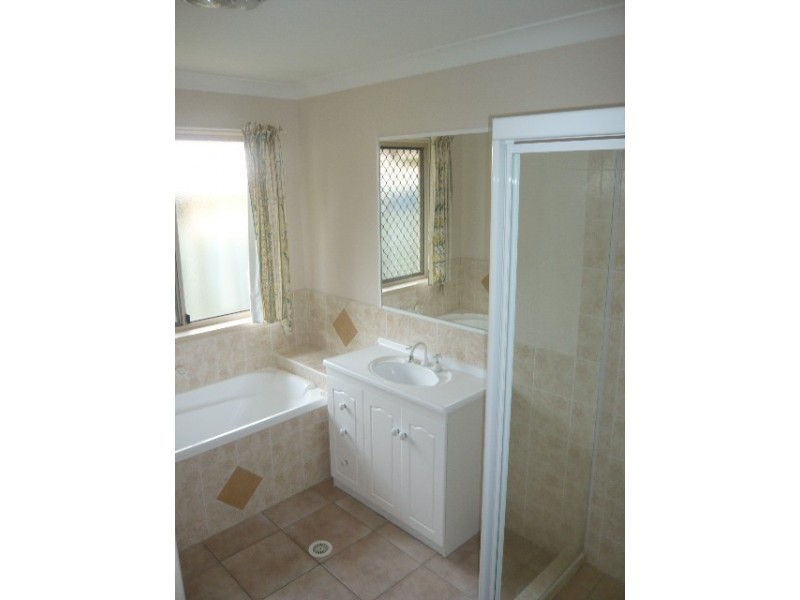 4 Liberty Ct, Morayfield QLD 4506