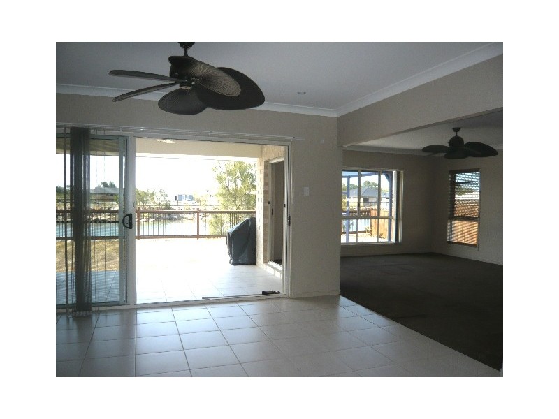 16 Coffey court, Beachmere QLD 4510