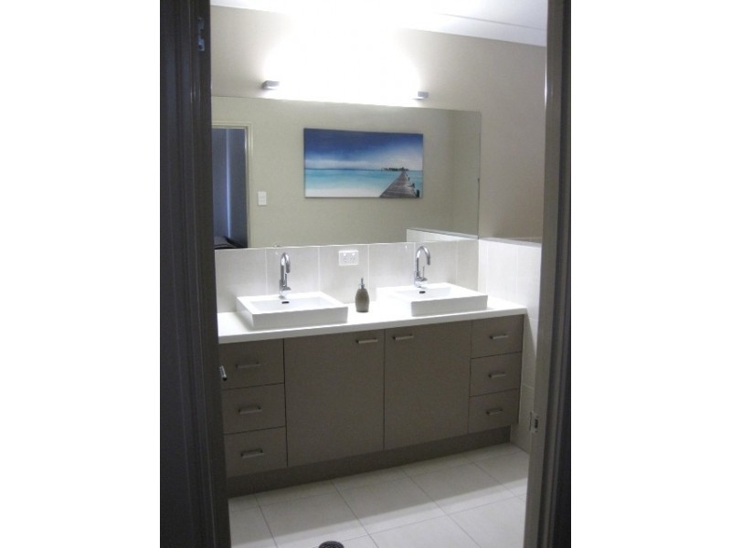16 Coffey court, Beachmere QLD 4510