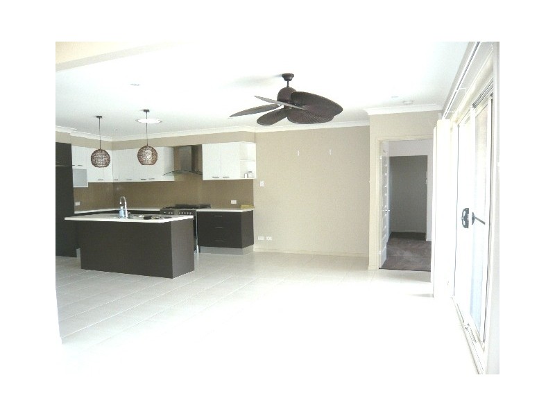 16 Coffey court, Beachmere QLD 4510