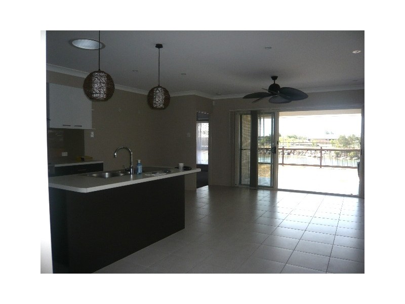 16 Coffey court, Beachmere QLD 4510