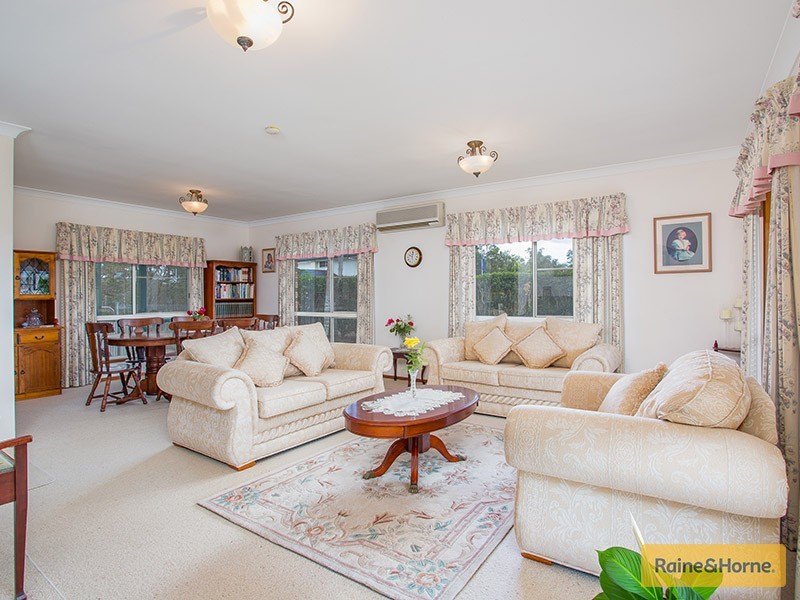 19 Chablis Court, Morayfield QLD 4506