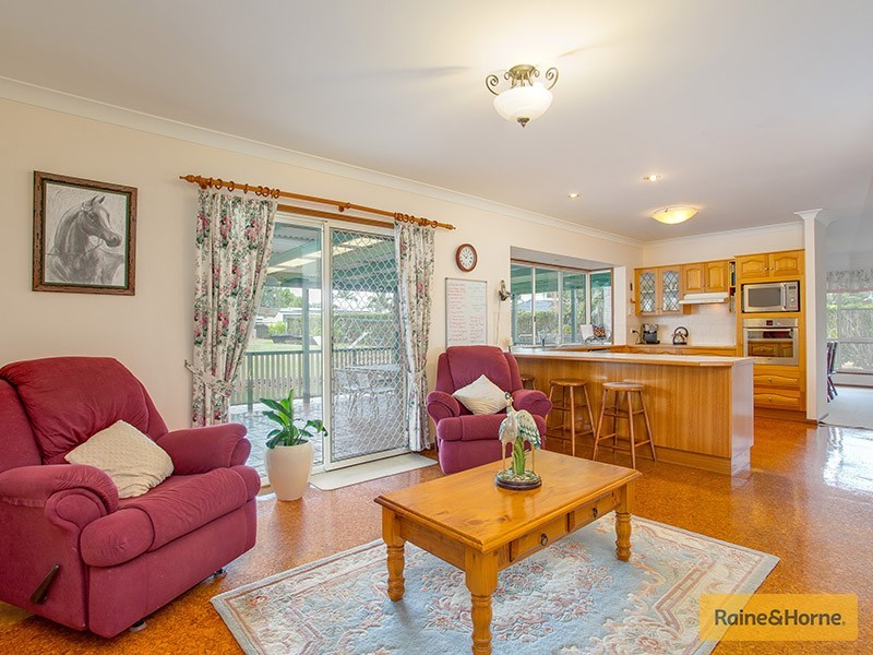 19 Chablis Court, Morayfield QLD 4506