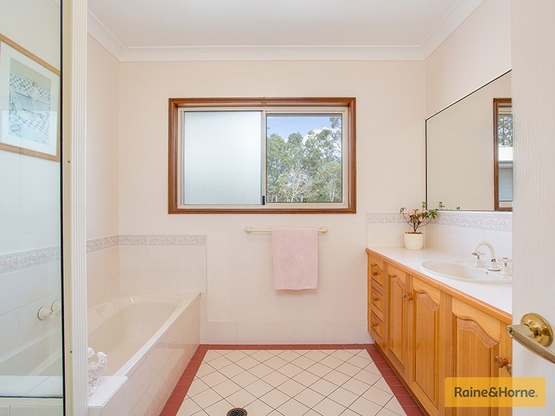 19 Chablis Court, Morayfield QLD 4506
