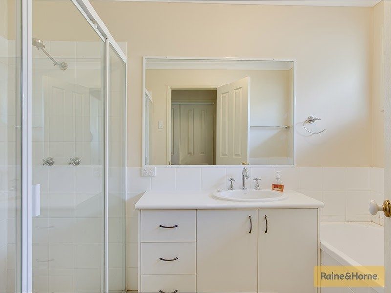 1 Maurice Avenue, Morayfield QLD 4506
