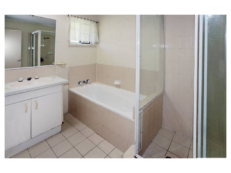 11 Crestwell Cl, Morayfield QLD 4506