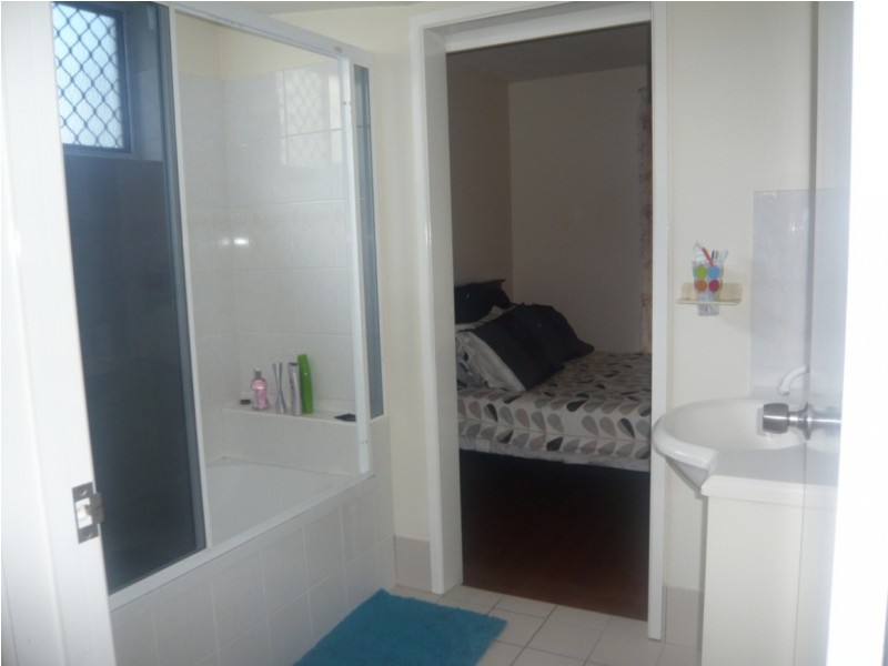1/14 Mahia Terrace, Kings Beach QLD 4551
