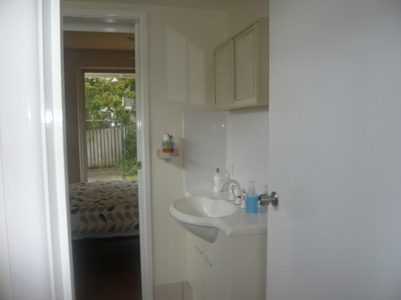 1/14 Mahia Terrace, Kings Beach QLD 4551