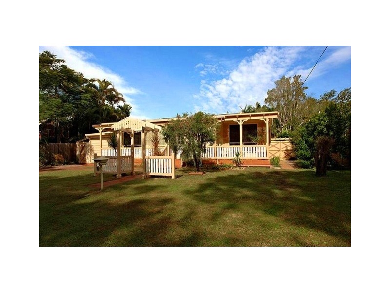 8 McGregor TCE, Beachmere QLD 4510