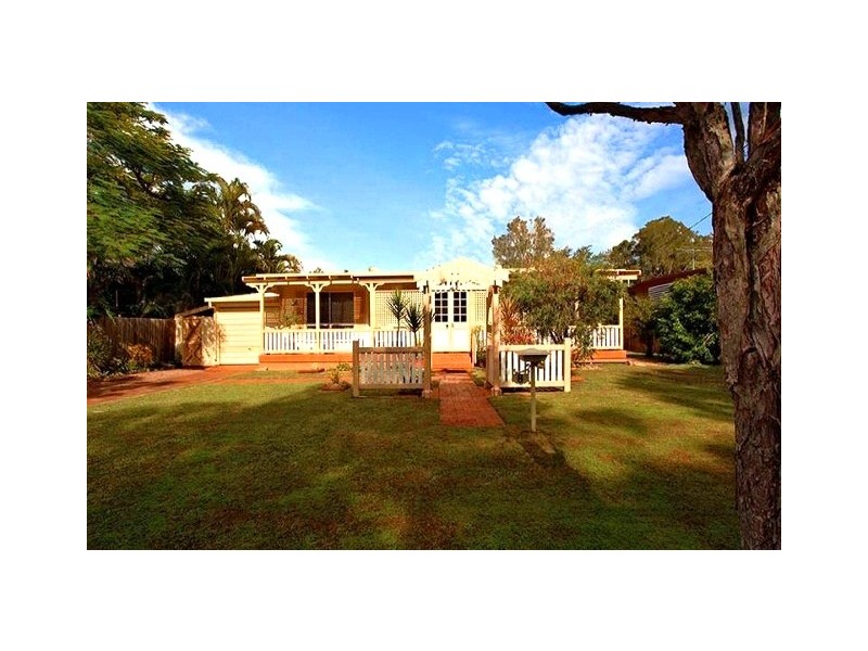 8 McGregor TCE, Beachmere QLD 4510