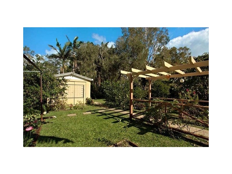 8 McGregor TCE, Beachmere QLD 4510