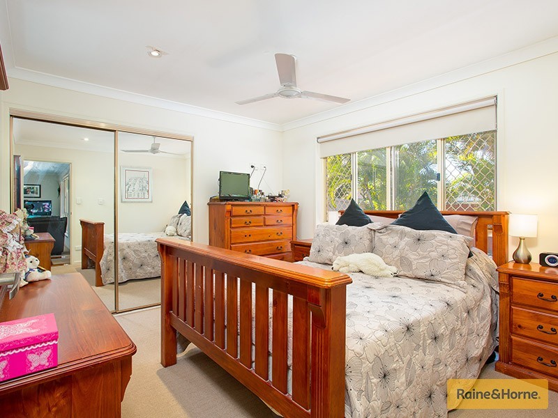 35 Mountain Blue Dr, Kallangur QLD 4503