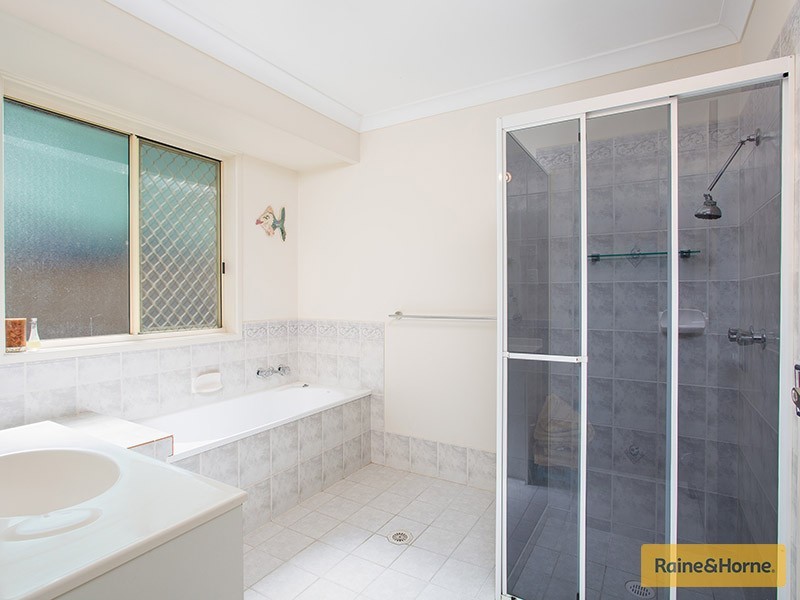 35 Mountain Blue Dr, Kallangur QLD 4503