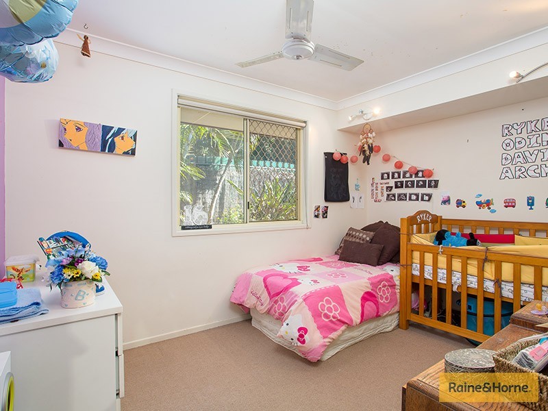 35 Mountain Blue Dr, Kallangur QLD 4503