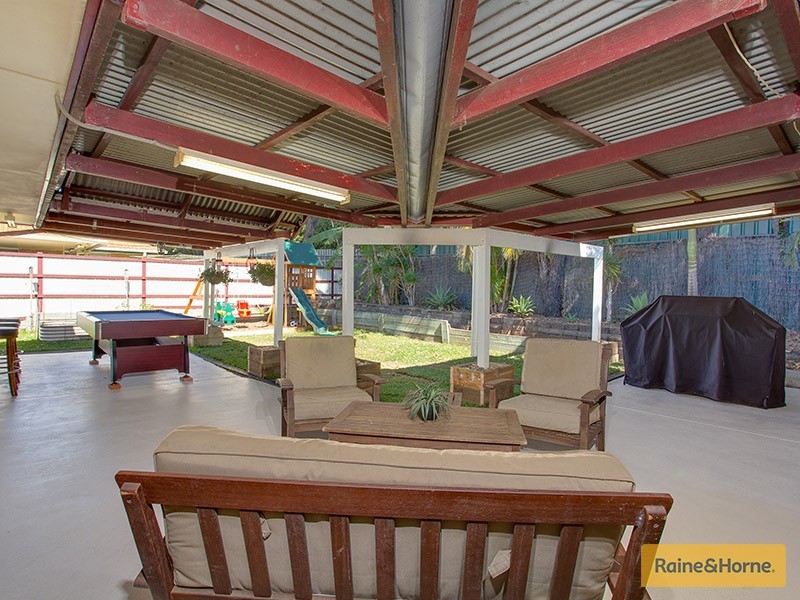 35 Mountain Blue Dr, Kallangur QLD 4503
