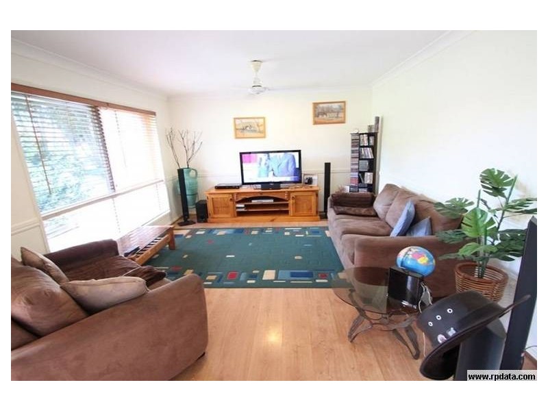 18 Mountain Blue Drive, Kallangur QLD 4503