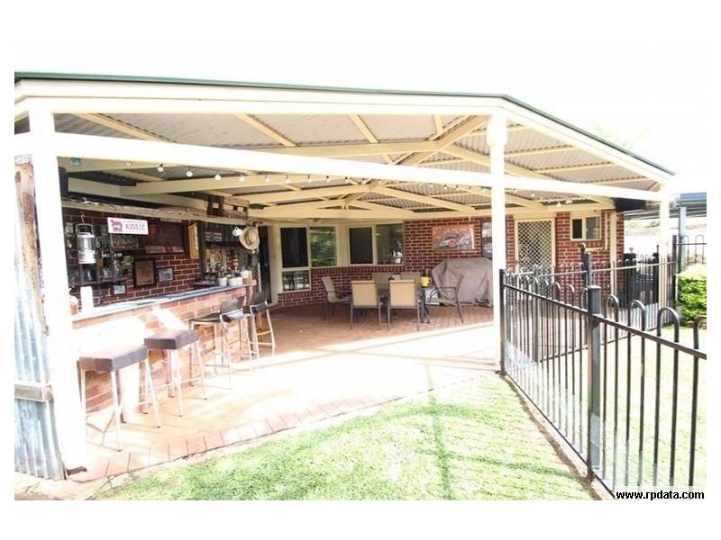 18 Mountain Blue Drive, Kallangur QLD 4503