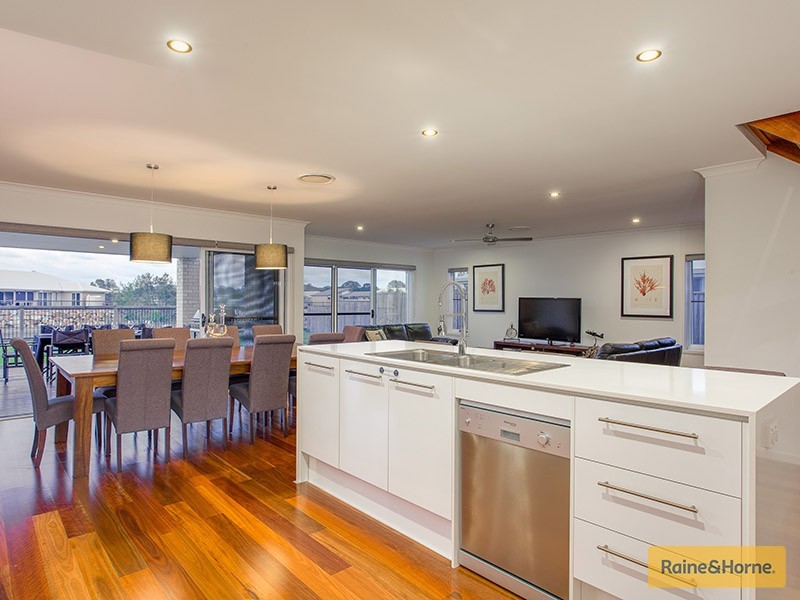 22 Coffey Court, Beachmere QLD 4510