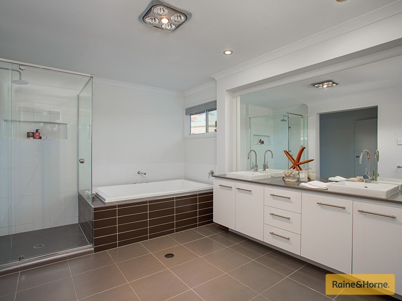 22 Coffey Court, Beachmere QLD 4510