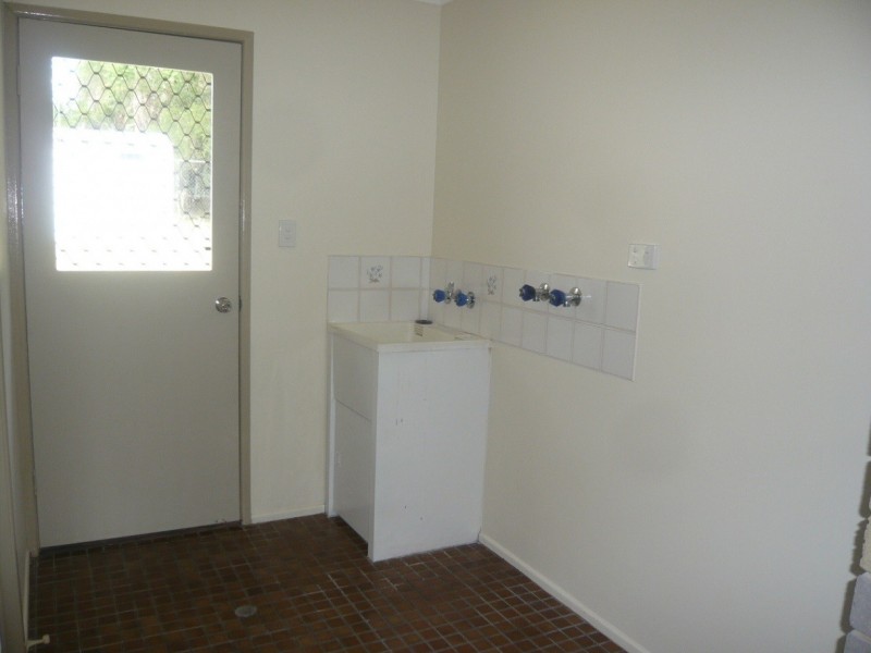 15 Kirkcaldy St, Morayfield QLD 4506