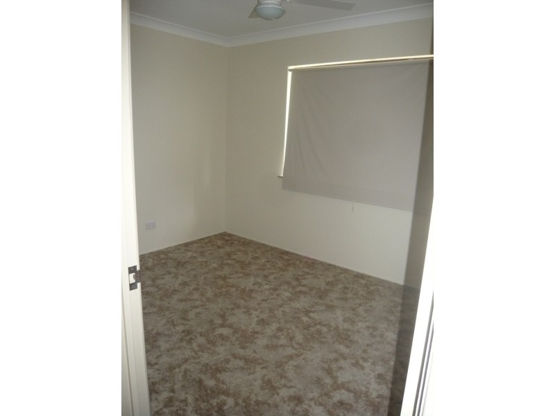 15 Kirkcaldy St, Morayfield QLD 4506