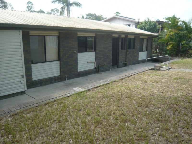 15 Kirkcaldy St, Morayfield QLD 4506