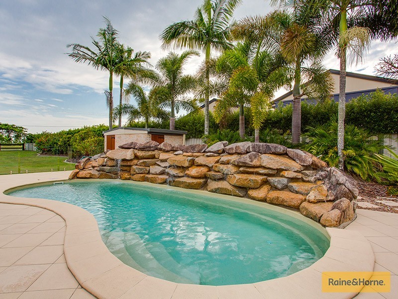 1 Cocos Drive, Ningi QLD 4511