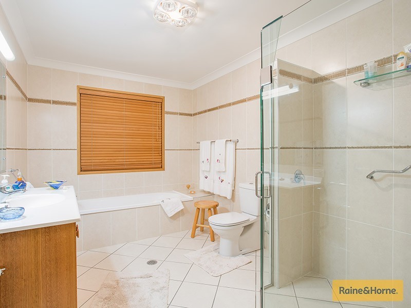 1 Cocos Drive, Ningi QLD 4511