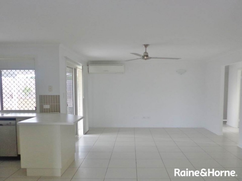 8 Wallaby Place, Morayfield QLD 4506