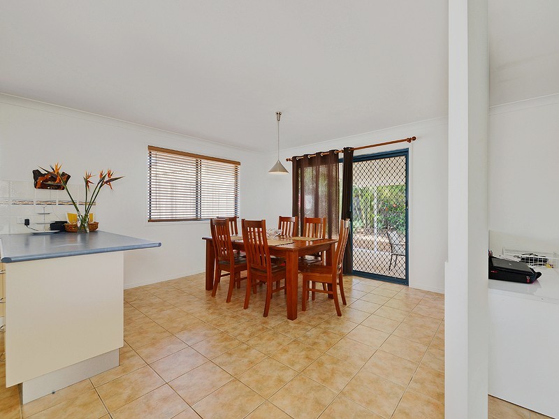 10 Monavale Ct, Sandstone Point QLD 4511