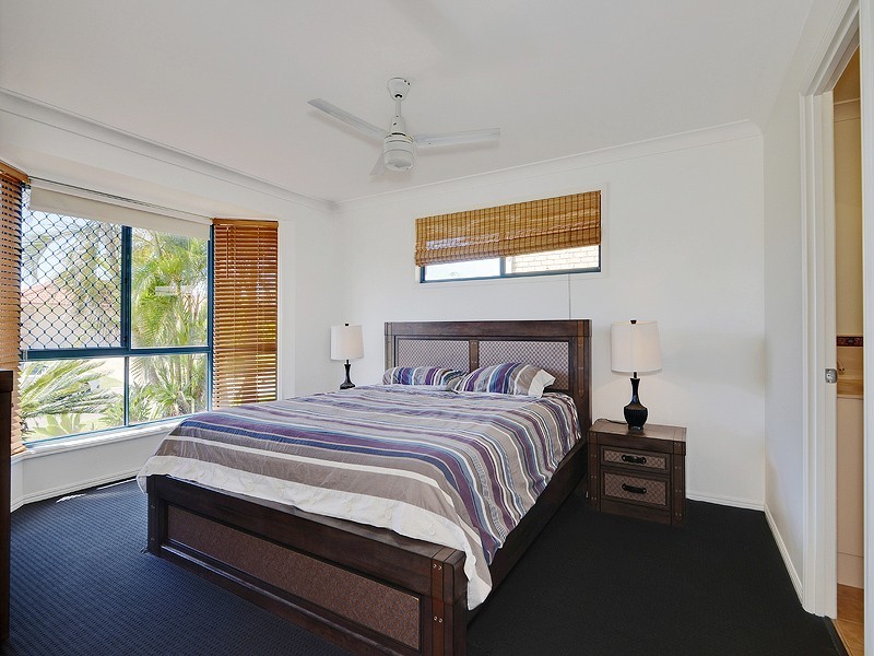 10 Monavale Ct, Sandstone Point QLD 4511