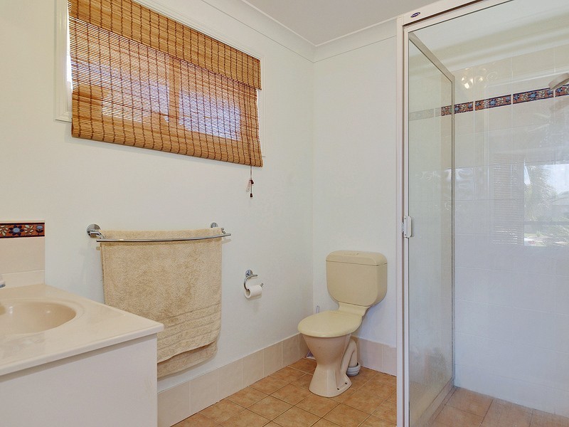 10 Monavale Ct, Sandstone Point QLD 4511