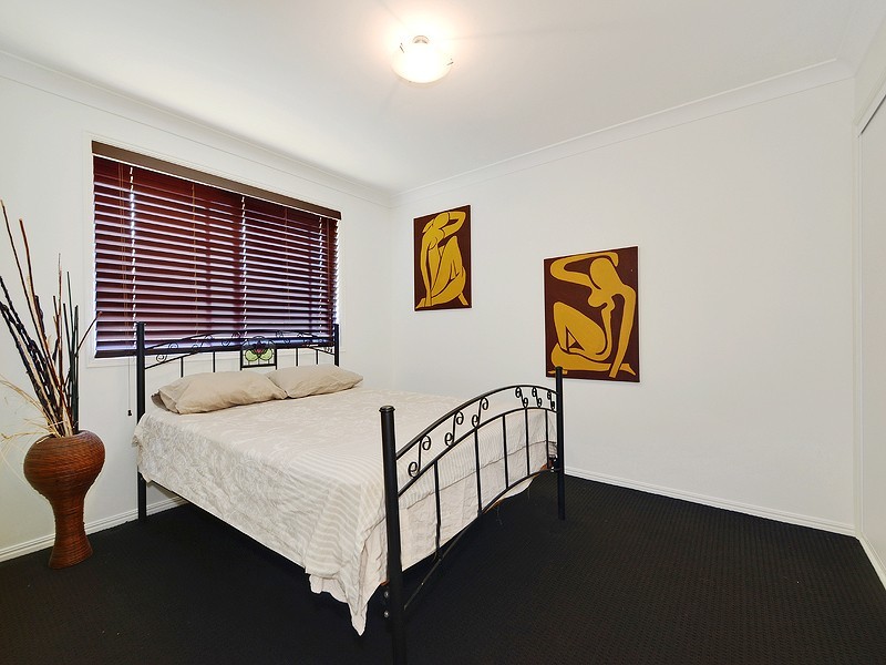 10 Monavale Ct, Sandstone Point QLD 4511