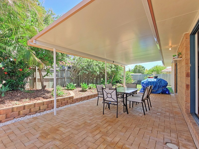10 Monavale Ct, Sandstone Point QLD 4511