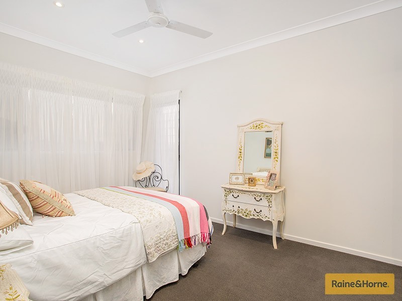 2 Lady Bowen Parade, Rothwell QLD 4022