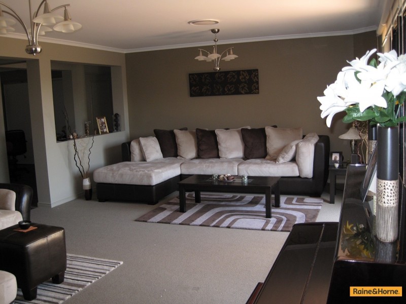 8 Briggs Drive, Caboolture QLD 4510