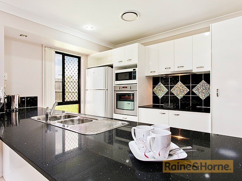 21 Diane Parade, Kallangur QLD 4503