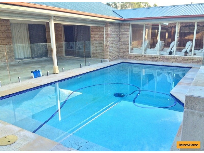 1 Greenbury Court, Morayfield QLD 4506