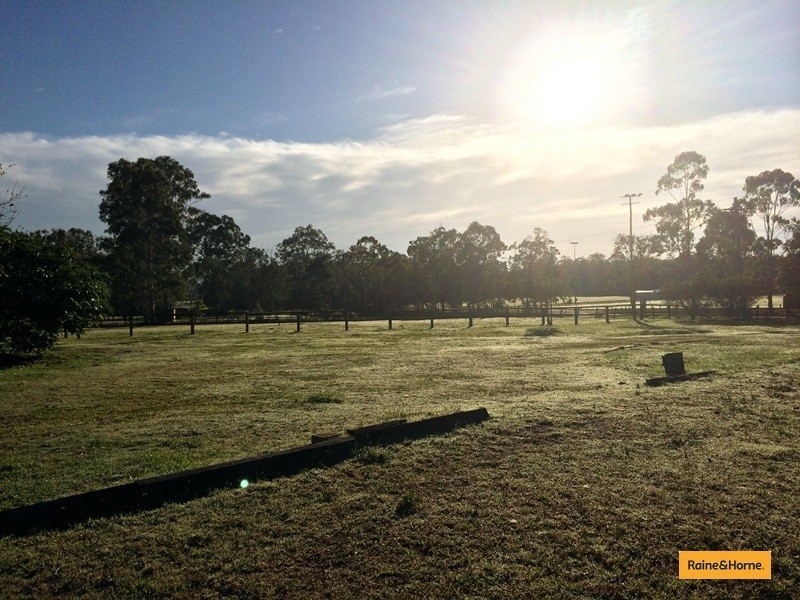 1 Greenbury Court, Morayfield QLD 4506