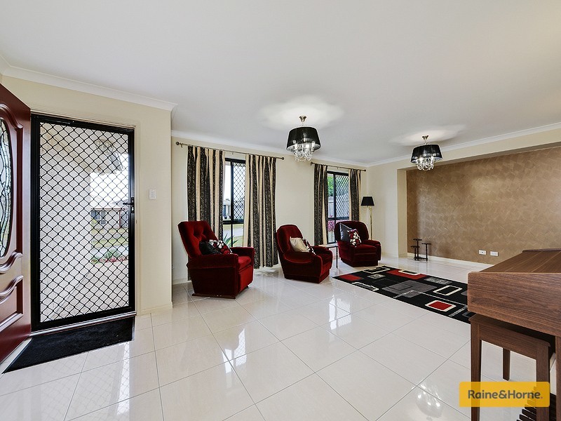 4 Wallaby Place, Morayfield QLD 4506