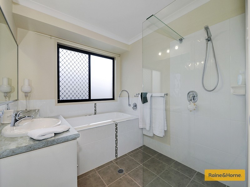 4 Wallaby Place, Morayfield QLD 4506
