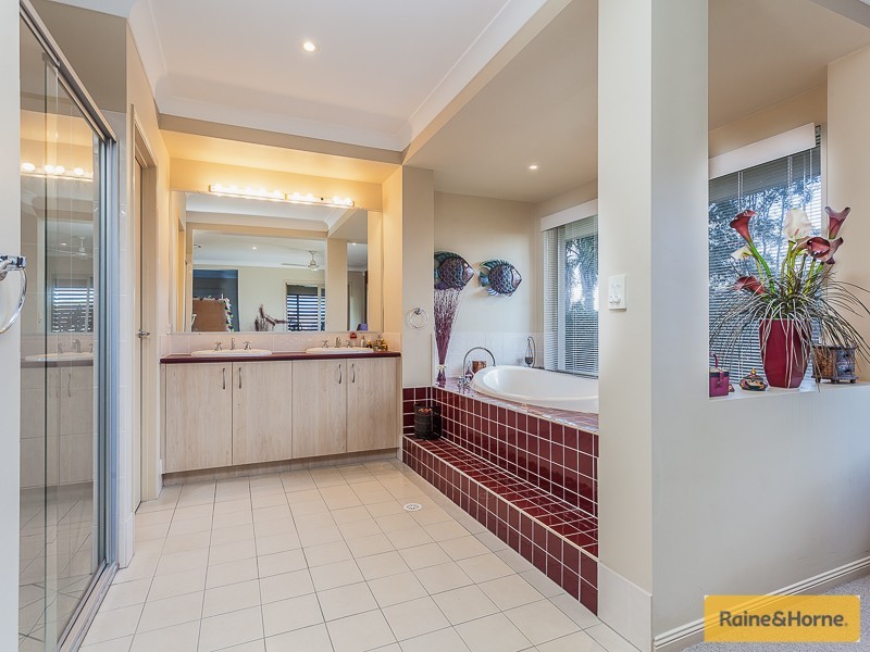 4 Guinea Cres, Narangba QLD 4504