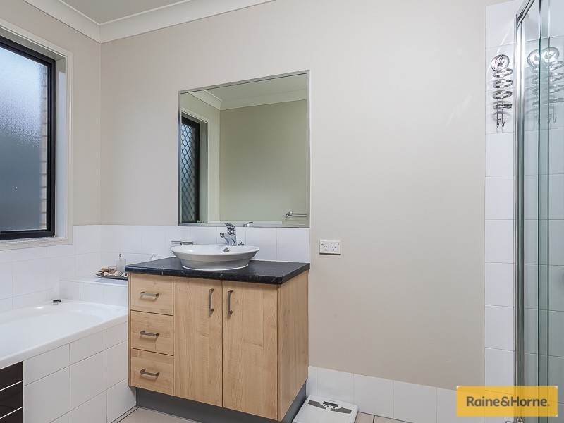 5 Radiata Court, Morayfield QLD 4506