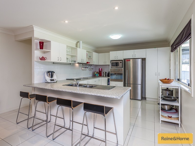 3 Lookout Place, Narangba QLD 4504