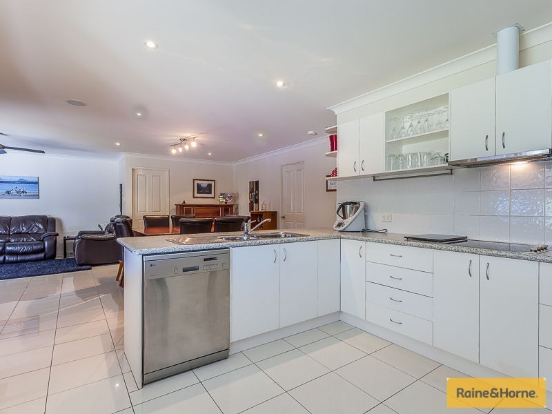 3 Lookout Place, Narangba QLD 4504