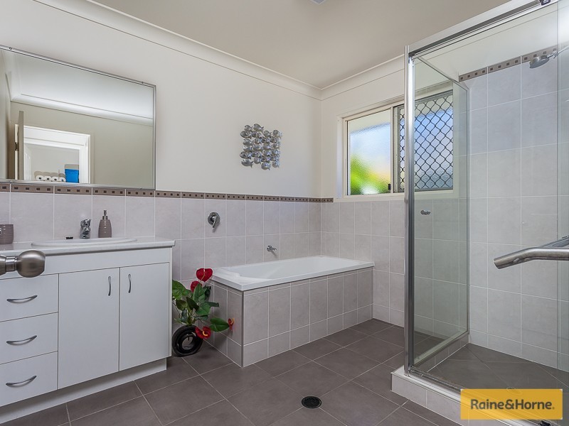 3 Lookout Place, Narangba QLD 4504